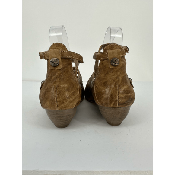 Think Strappy Distressed Leather Heels Sandals Equestrian Regency Boho Size 7 - Picture 7 of 14